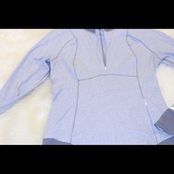 SOFT & FITTED: Lulu Grey Quarter-Zip (ZIP POCKET) - Picture 2 of 3